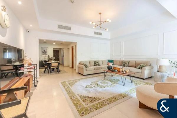 Vacant | 2 living areas | Huge - 4800 BUA