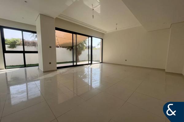V3 Type | Upgraded | Vacant Now | 6 Bed + M