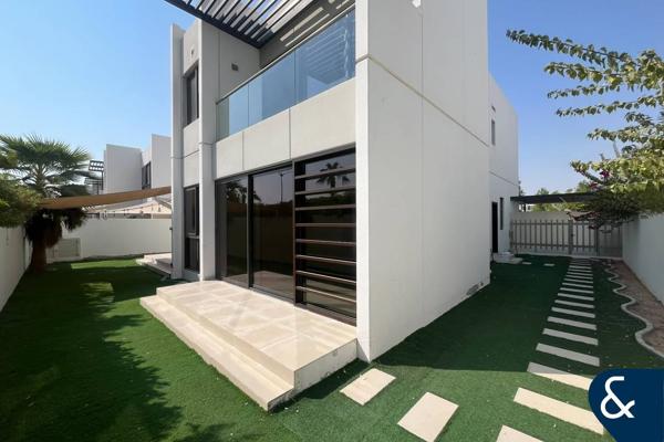 V3 Type | Upgraded | Vacant Now | 6 Bed + M
