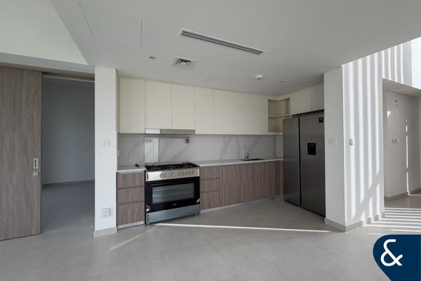 Single Row | Furnished | Landscaped Garden