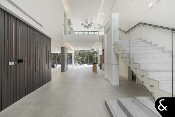 Fully Renovated Villa with Burj Khalifa Views