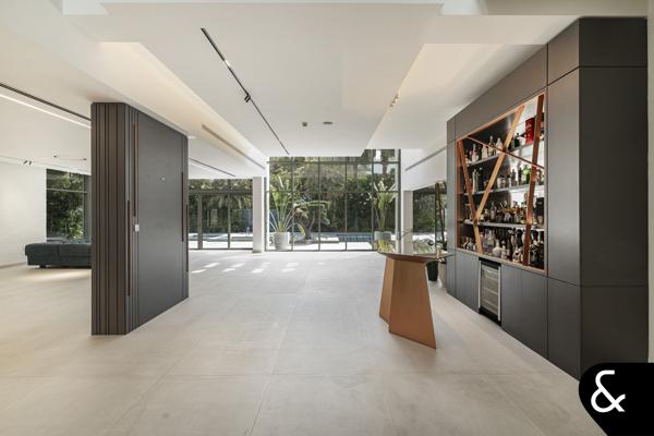 Fully Renovated Villa with Burj Khalifa Views - Image 12
