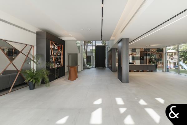 Fully Renovated Villa with Burj Khalifa Views