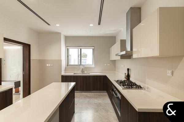 Fully Renovated Villa with Burj Khalifa Views - Image 16