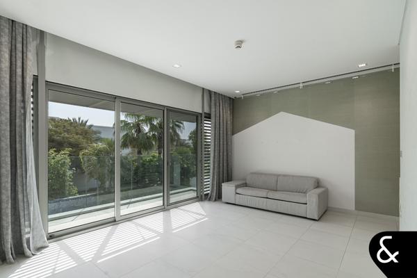 Fully Renovated Villa with Burj Khalifa Views - Image 28