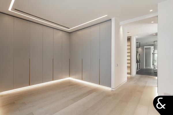 Fully Renovated Villa with Burj Khalifa Views - Image 37
