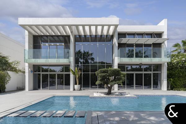 Fully Renovated Villa with Burj Khalifa Views - Image 5