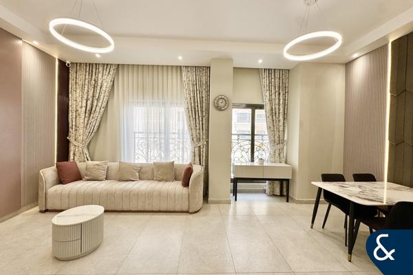 Luxury 2 Beds + Maids/Study | Near Metro