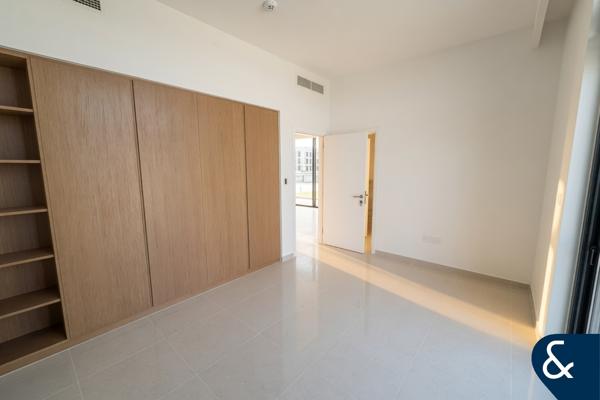 Single row | Vacant now | Great Location