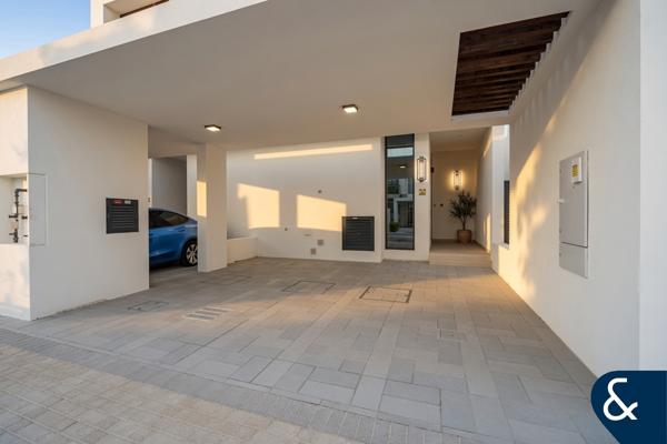 Single row | Vacant now | Great Location