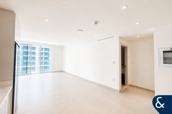 Unfurnished | Marina + Palm View | Vacant