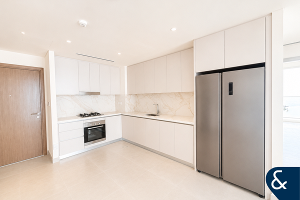 Unfurnished | Marina + Palm View | Vacant