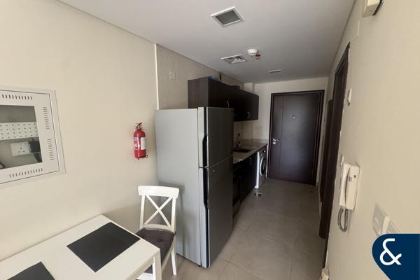 Furnished | Studio l Vacant l Modern | 1 Bath