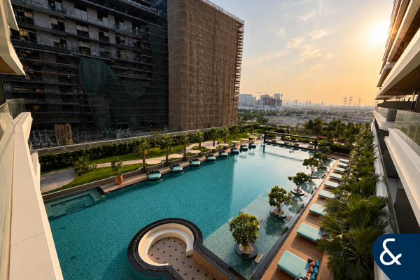 Pool View | Large Layout | Extra Parking