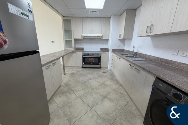2 Parking | 2 Storage | Ready to Move In