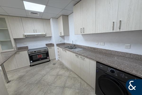 2 Parking | 2 Storage | Ready to Move In