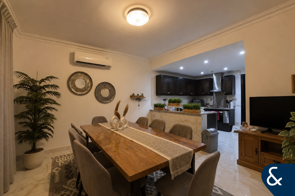 Exclusive| 3 Bedroom | Corner Unit | Upgraded