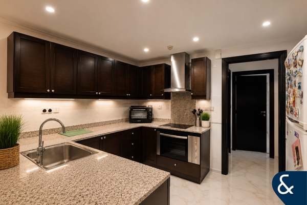 Exclusive| 3 Bedroom | Corner Unit | Upgraded