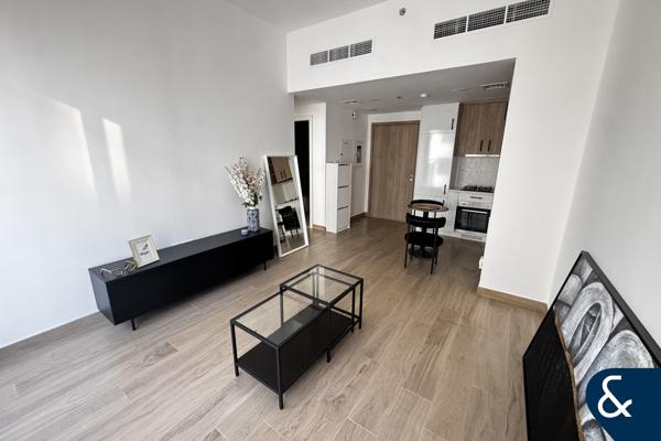 Semi Furnished | Vacant | High Floor
