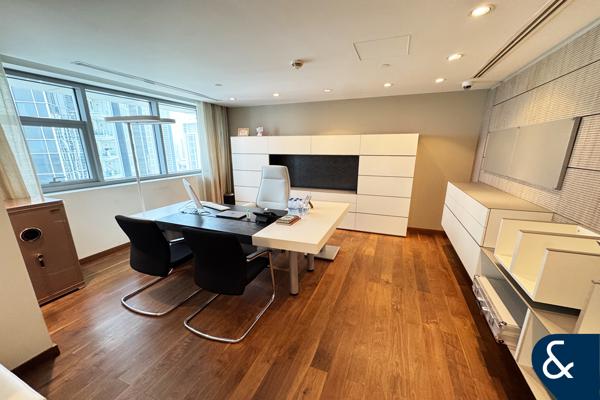 High Floor | Fitted | 4 Parking Slots