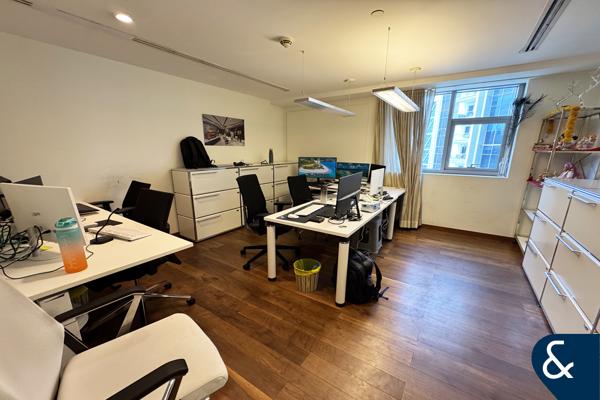High Floor | Fitted | 4 Parking Slots