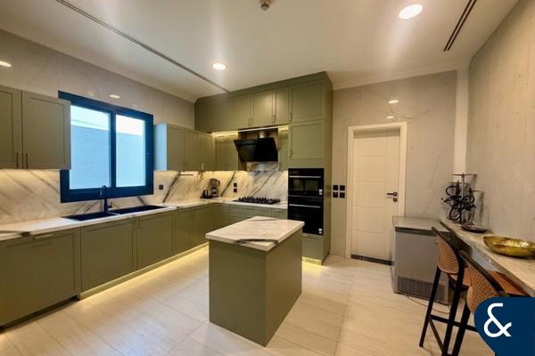 Custom Built | Vastu | Private Pool | 5 Bed