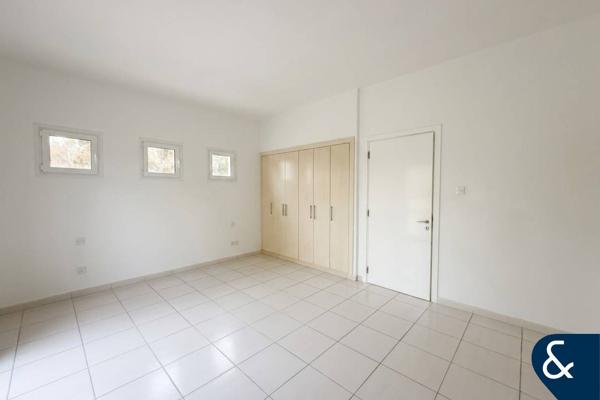Lake View | 3 Bed + Study | Well Maintained