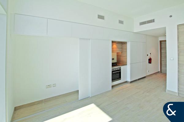 Modern Studio | Managed Unit | Vacant Now