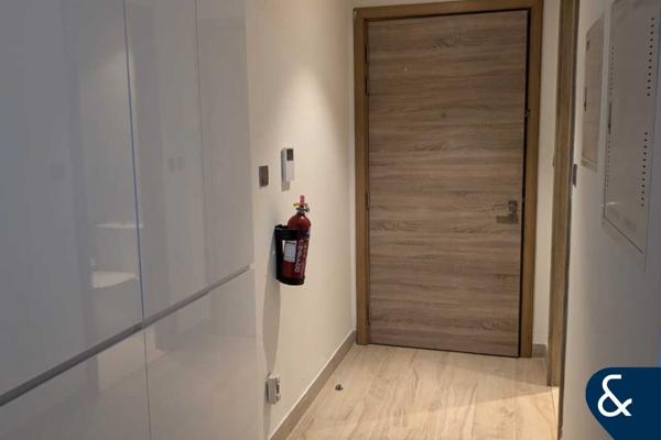 Modern Studio | Managed Unit | Vacant Now