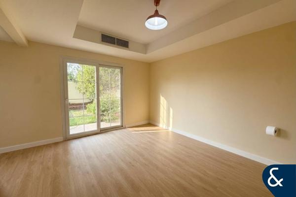 Fully Upgraded | 2 Bed + Study | Single Row