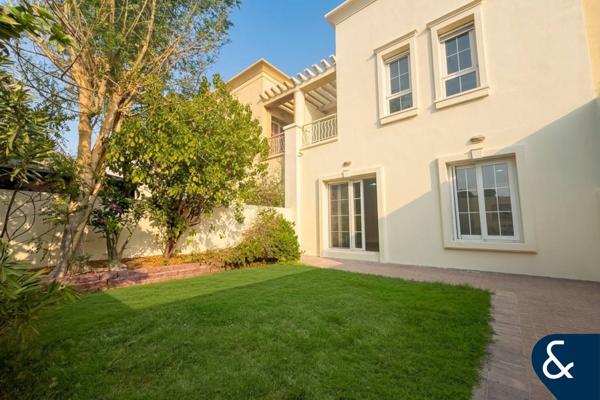 Fully Upgraded | 2 Bed + Study | Single Row