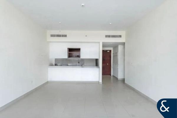 Large 2 Bed Layout | Vacant | Boulevard View
