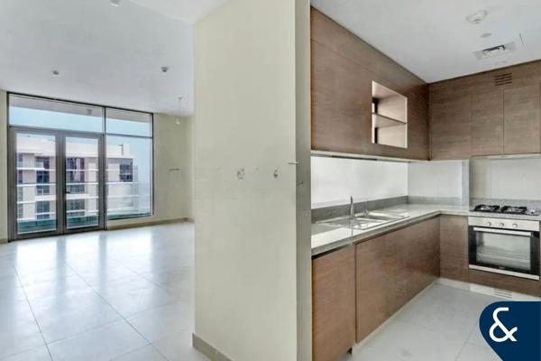 Large 2 Bed Layout | Vacant | Boulevard View