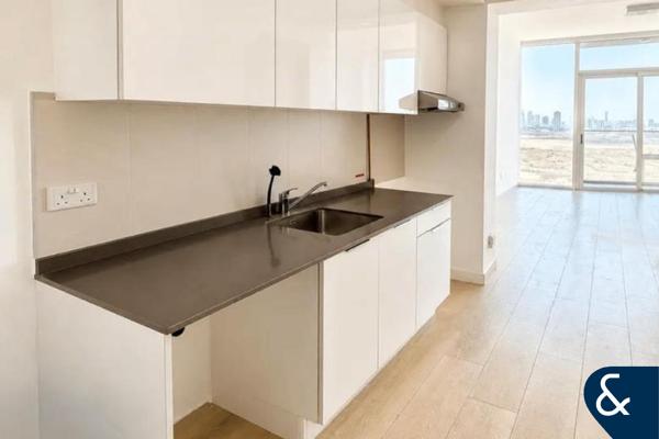 High floor studio apartment - Lowest price