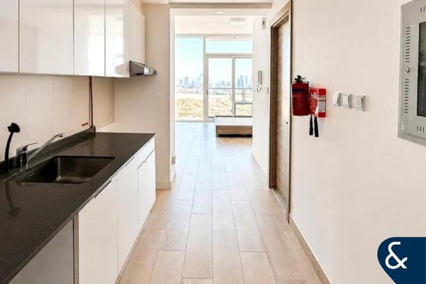 High floor studio apartment - Lowest price