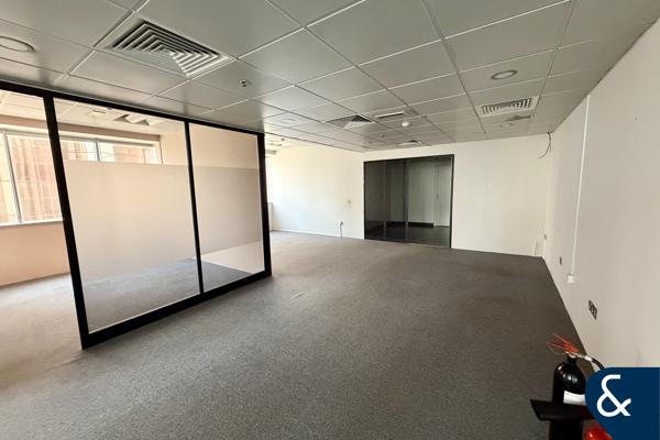 Fitted Office | Multiple Partitions | SZR