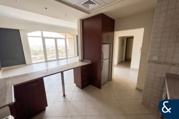 Two Bedroom I Pool View I Vacant Now To Sell