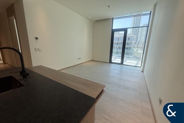 Large Terrace | Unfurnished | Modern