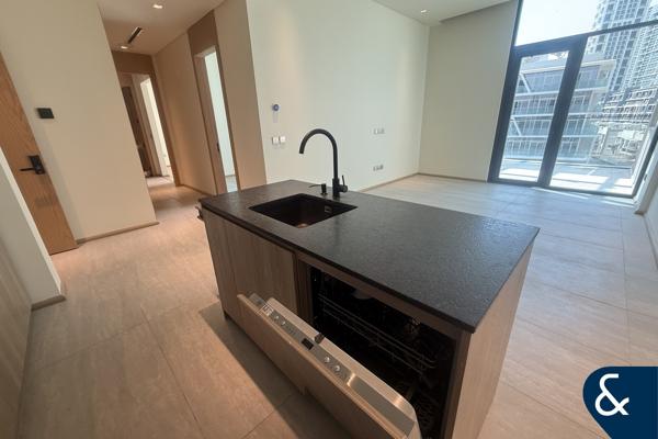 Large Terrace | Unfurnished | Modern