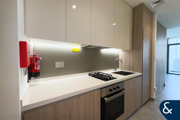 Brand New | Burj Khalifa View | Modern Look