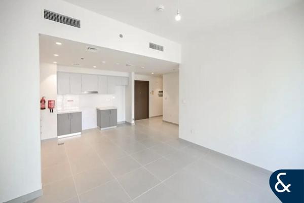 1 Bed | Mid Floor | Prime Location | Balcony