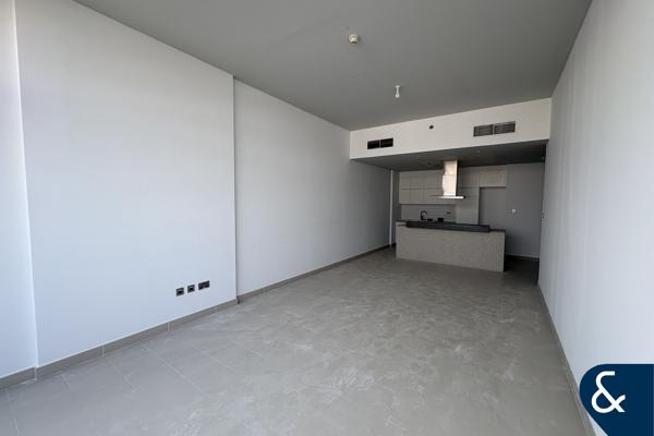 Spacious 2 Bed | Oia Residence | Motor City