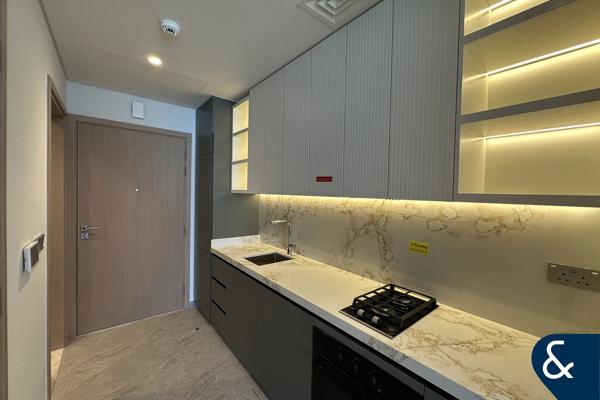 Luxury Finish | Canal View | Available Now
