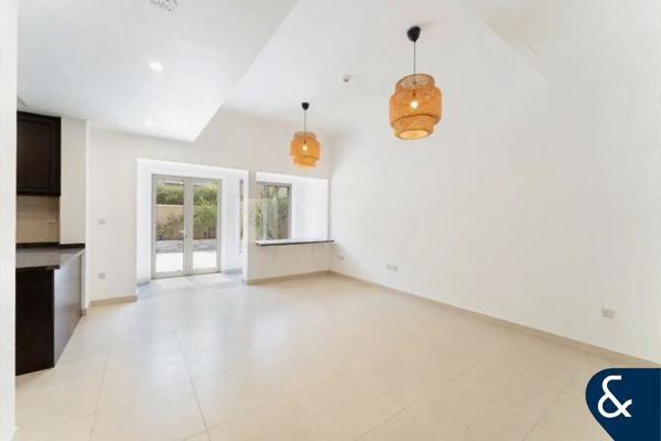 2 bed +Maids | Extended | Vacant | Type D+