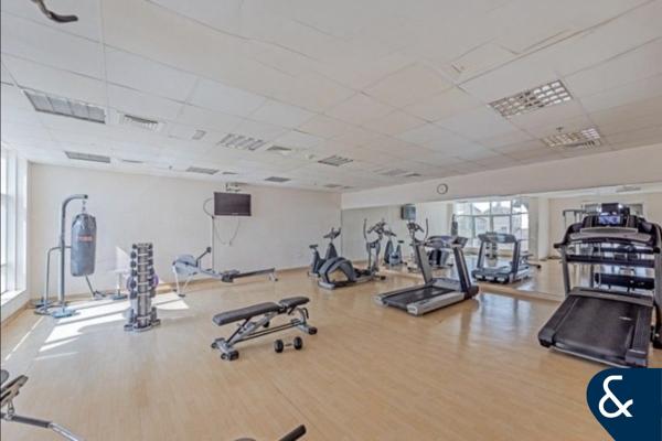 Vibrant Home-Vacant on Transfer- Spacious