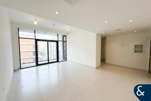 Prime Location | Vacant | Closed Kitchen