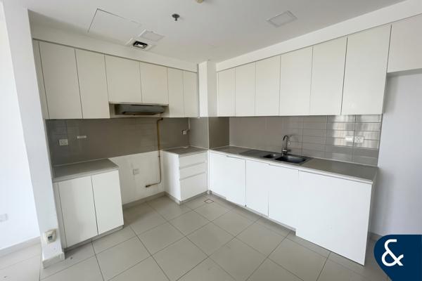 Townhouse View | Mid Floor | Avail 11 Oct