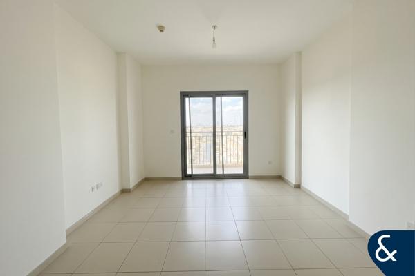 Townhouse View | Mid Floor | Avail 11 Oct
