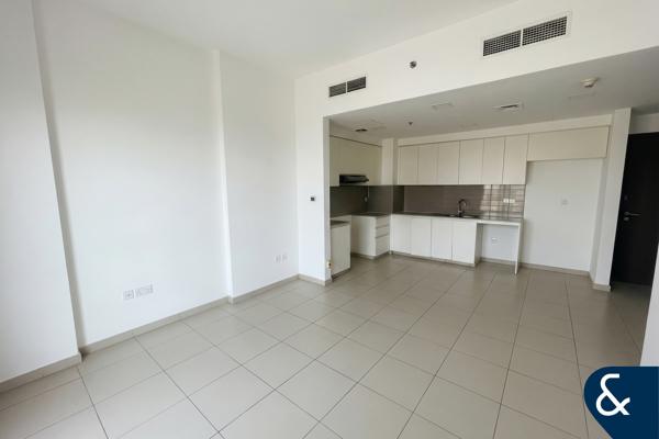 Townhouse View | Mid Floor | Avail 11 Oct