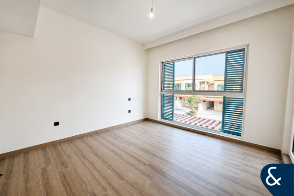 4 Bedrooms | Single Row | Near Lagoons